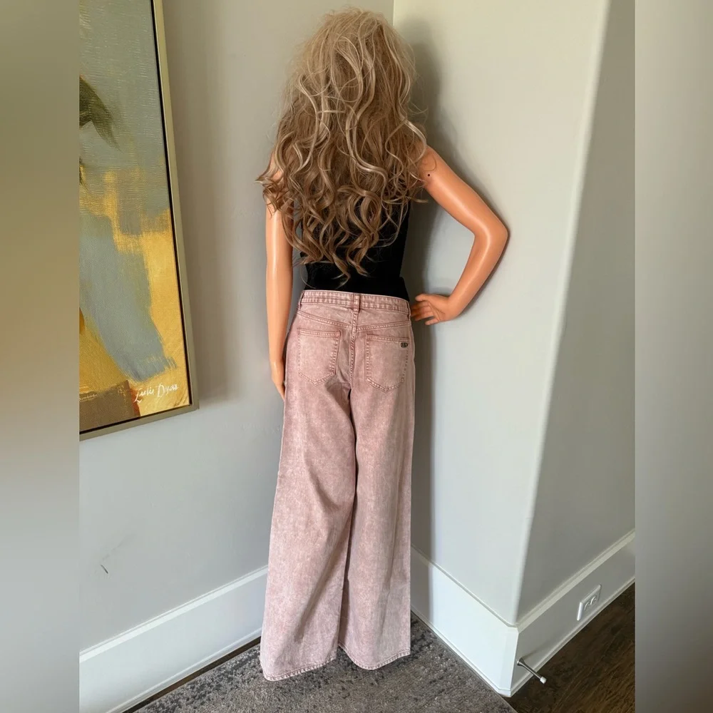 NWT Michael Kors Gorgeous and Stylish Wide-Leg Jeans in Gorgeous Dusty Pink! - Picture 11 of 13